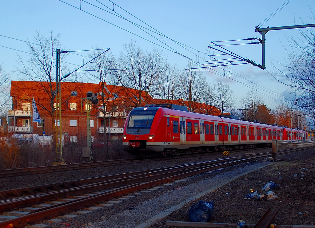 Ausfahrt des 422 582-9 aus Korschenbroich am 13.1.2012