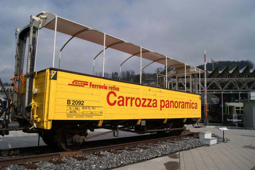 Aussichtswagen B2 2092 auf dem Areal des Verkehrshauses in Luzern. Die Aufnahme stammt vom 17.04.2012.