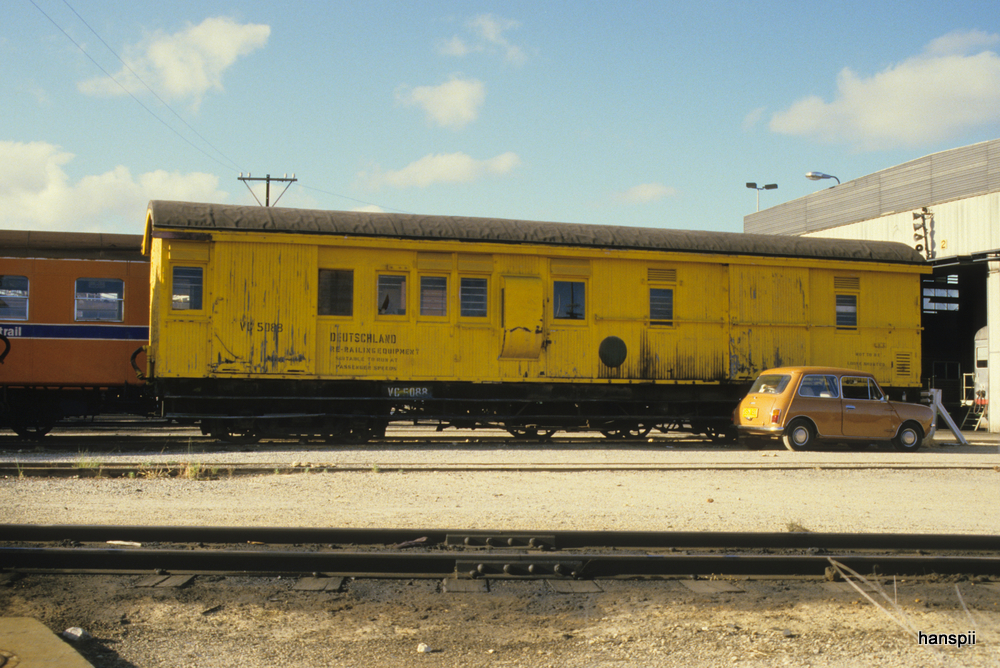 Australien / Bild ab Dia - Westrail  S-Bahn Perth Hilfswagen  VC 5088  Deutschland  RE-RAILIXGEQUIPMEXT in November 1984