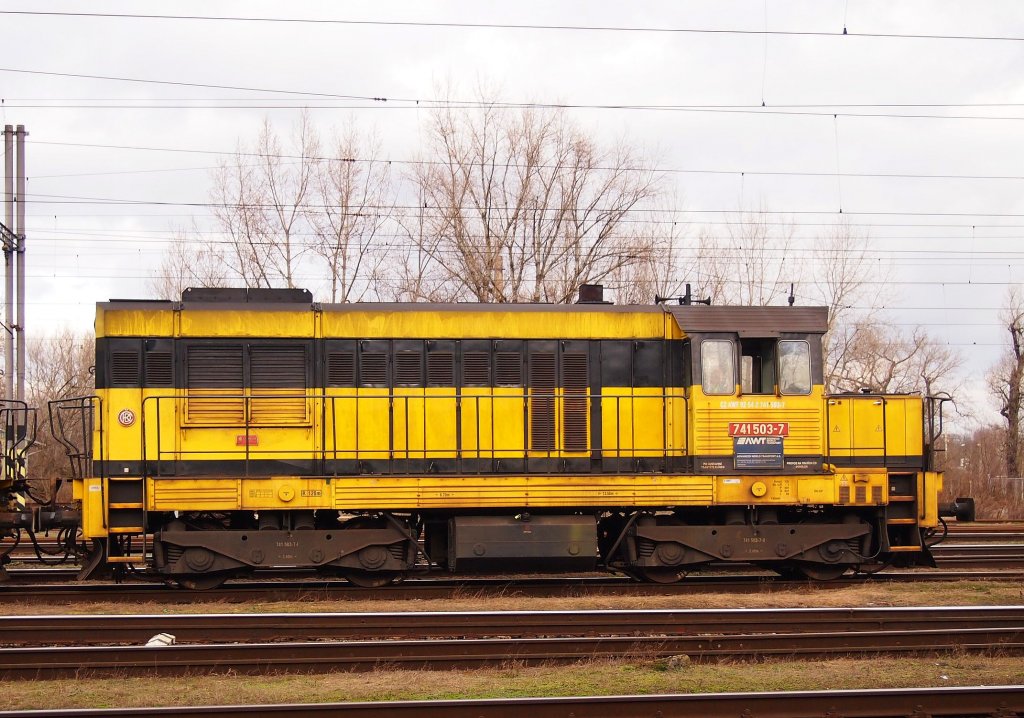 AWT 741 503-7 im Hbf. Kralupy nad Vltavou am 3.2. 2013.