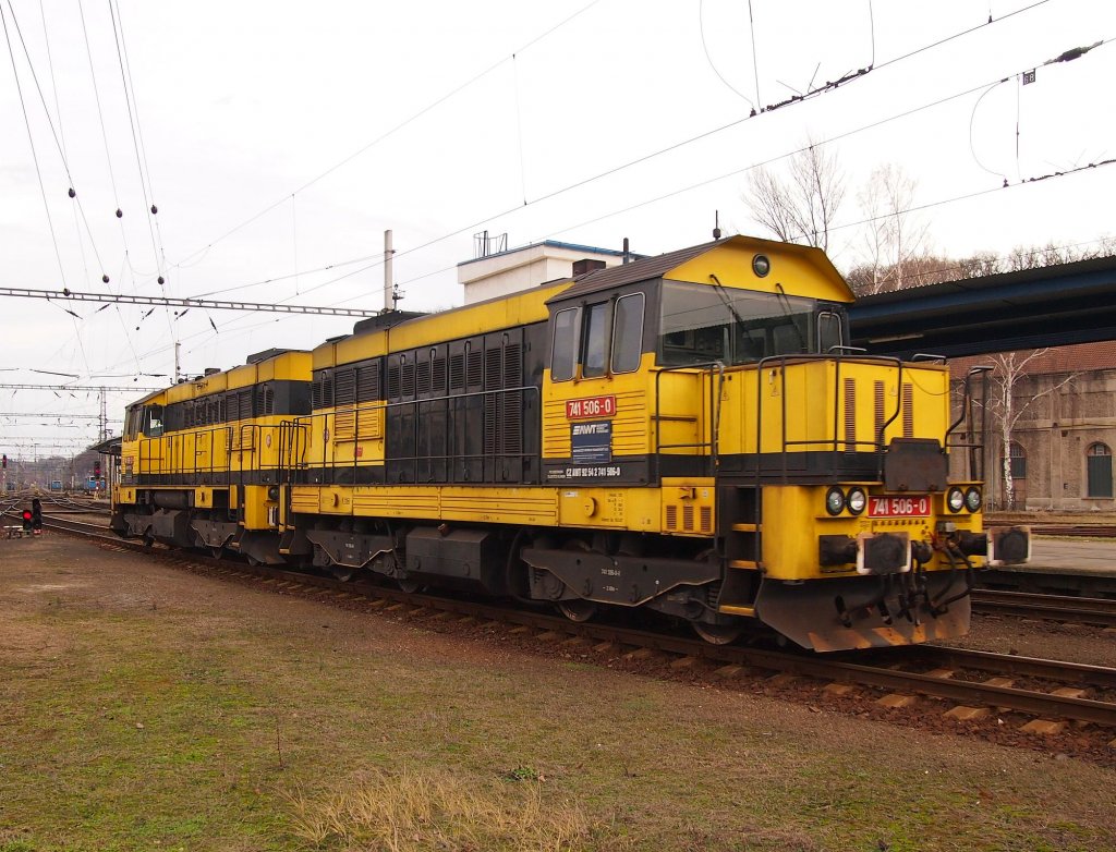 AWT 741 506-0 im Hbf. Kralupy nad Vltavou am 31.1. 2013.