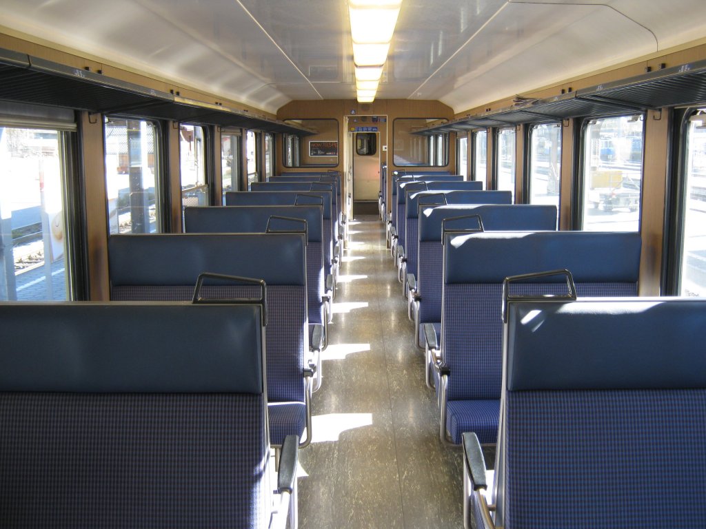 B EW I 50 63 20-33 721-1 der BLS, 02.04.2011.