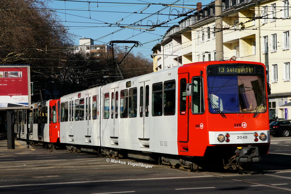 B-Wagen 2049 auf der Kreuzung Aachener Str./G�rtel am 19.03.2012