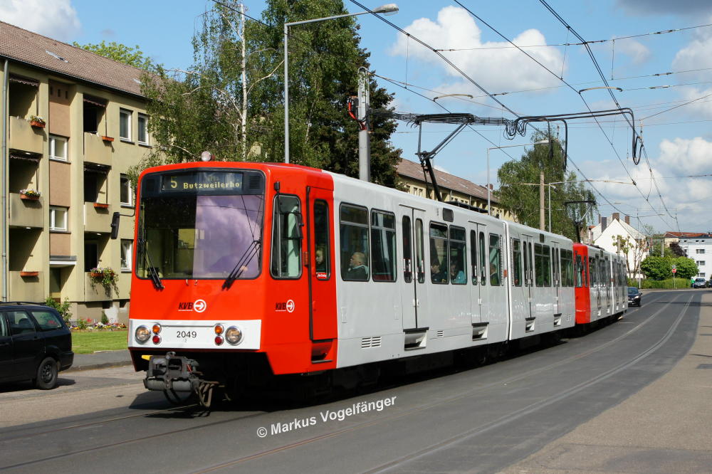 B-Wagen 2049 auf der Margaretastrae am 16.05.2012.