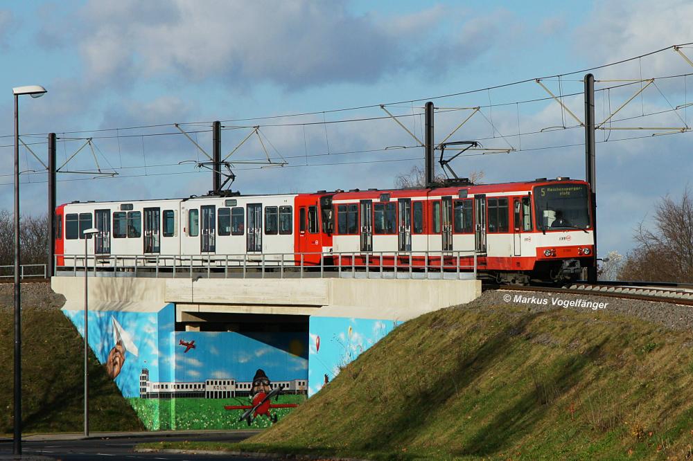 B-Wagen 2195 auf der Brcke in Ossendorf am 25.11.2012.
