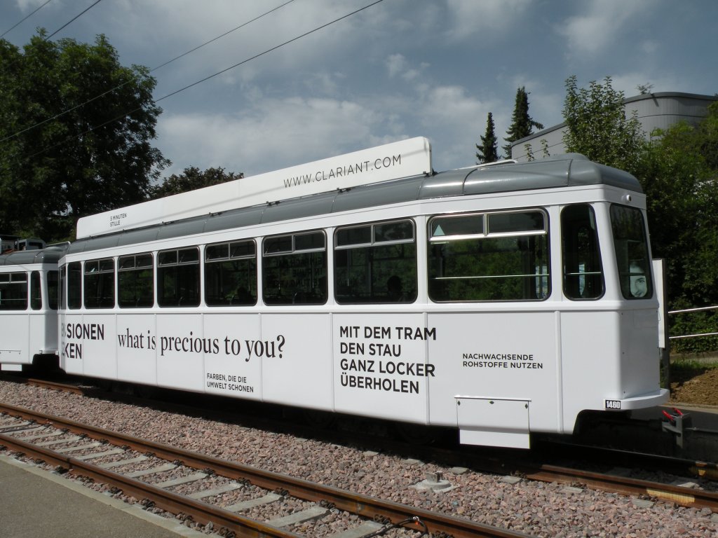 B4 mit der Betriebsnummer 1460 und der Vollwerbung fr die Firma Clariant auf der Linie 14 an der Haltestelle Freidorf. Die Aufnahme stammt vom 18.07.2012.
