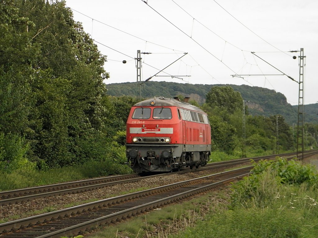 Bahnbaugruppe 218 261-6 solo in Limperich am 11.8.2011