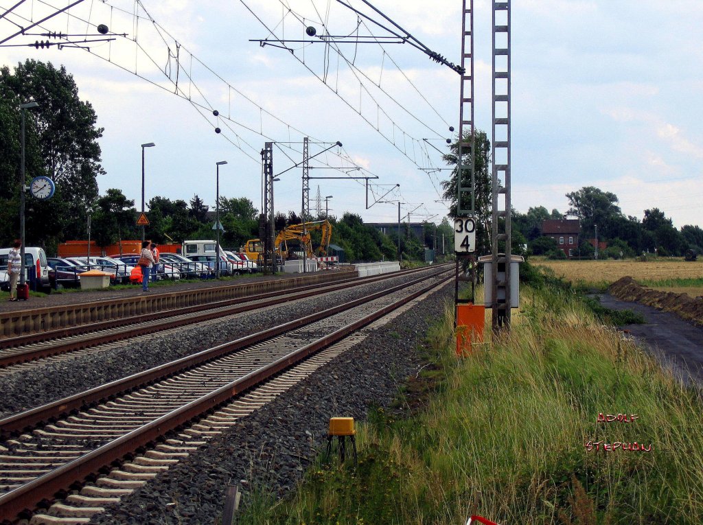Bahnhof Vhrum, erste Arbeiten am Bahnsteig Richtung Braunschweig