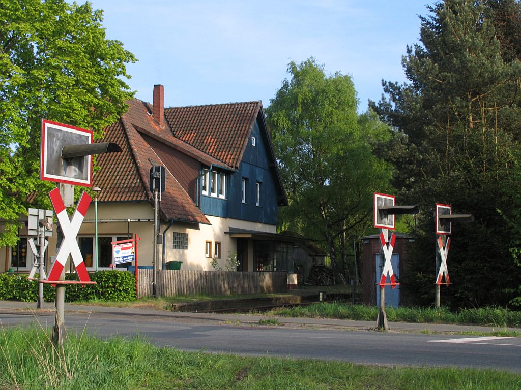 Bahnhof Wietzendorf (Ost Hannoversche Eisenbahn) an die G�terstrecke Beckedorf-Soltau in Abendlicht am 5-5-2011.