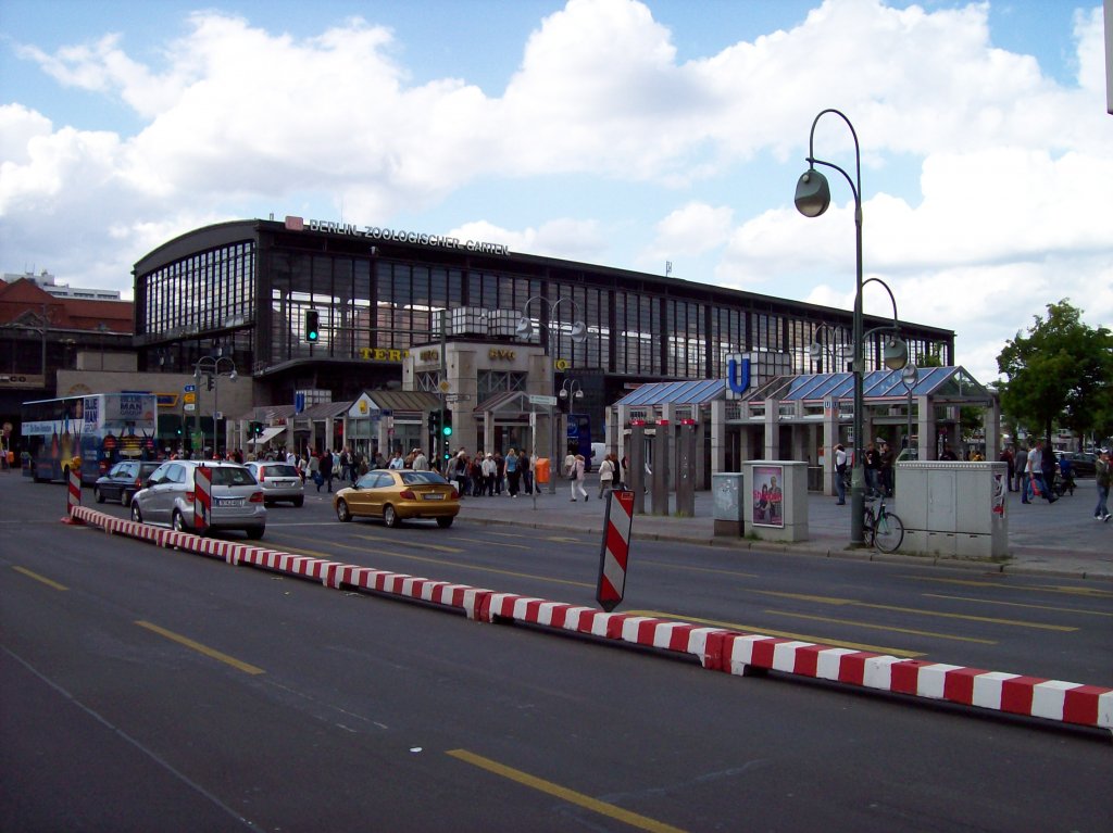 Bahnhof Zoologischer Garten, Fernbahnhalle (1936 erbaut), von der Hardenbergstrae aus (16.05.2009)