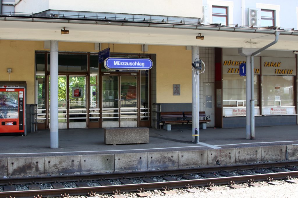 Bahnhofsgebude - aufgenommen von Bahnsteig 2/3