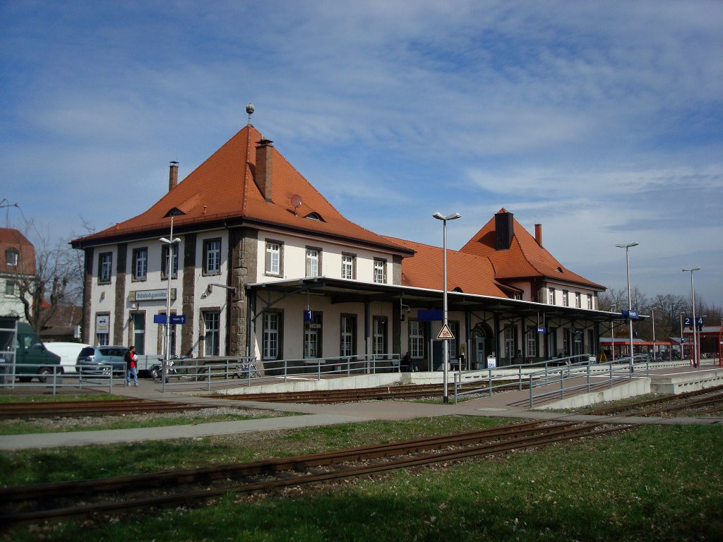 Bahnhofsgebude in Breisach am Rhein, Endbahnhof der Breisgau S-Bahn,
Mai 2010