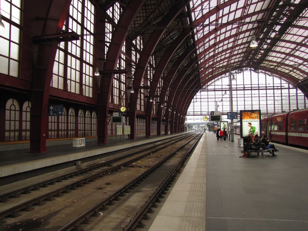 Bahnhofsteig 6 und 5 in Antwerpen Centraal; 23.11.2011