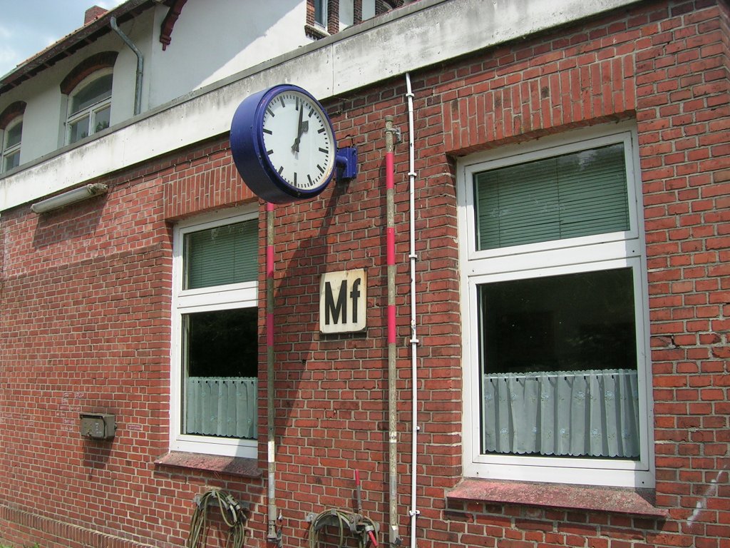 Bahnhofsuhr in Marienhafe Bf