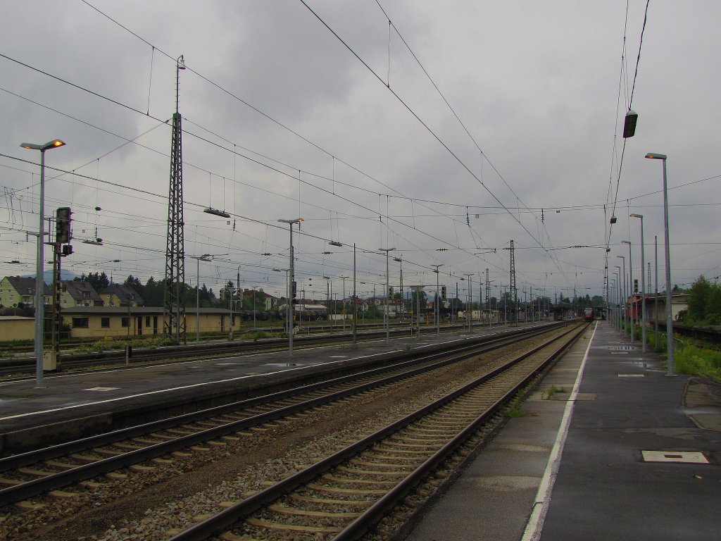 Bahnsteig 1 und 2 in Freilassing; 27.05.2011