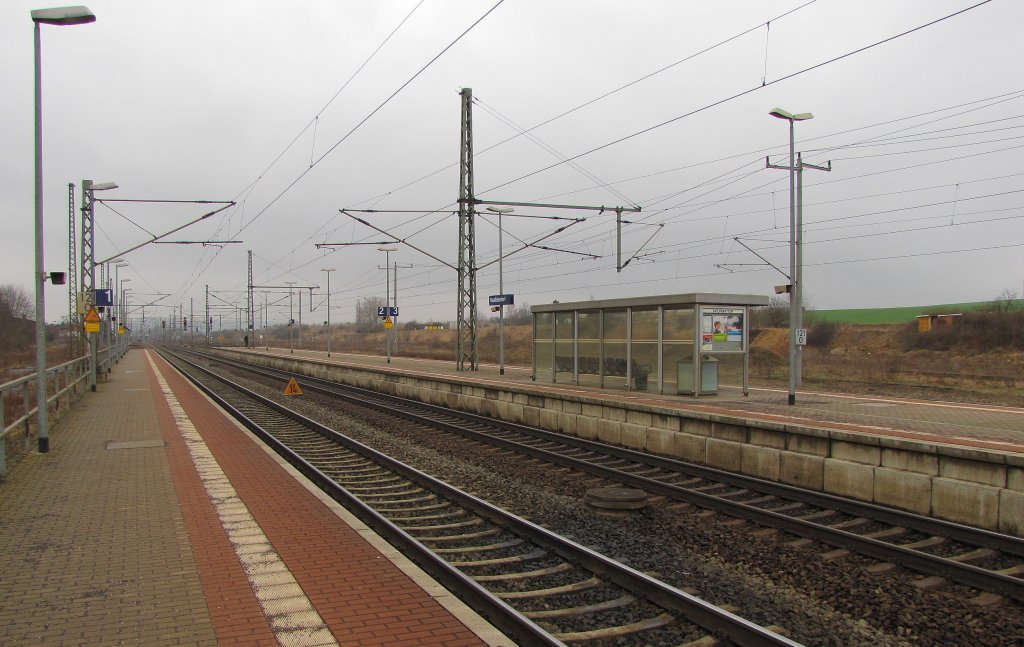 Bahnsteig 1 und 2 in Neudietendorf; 24.01.2011