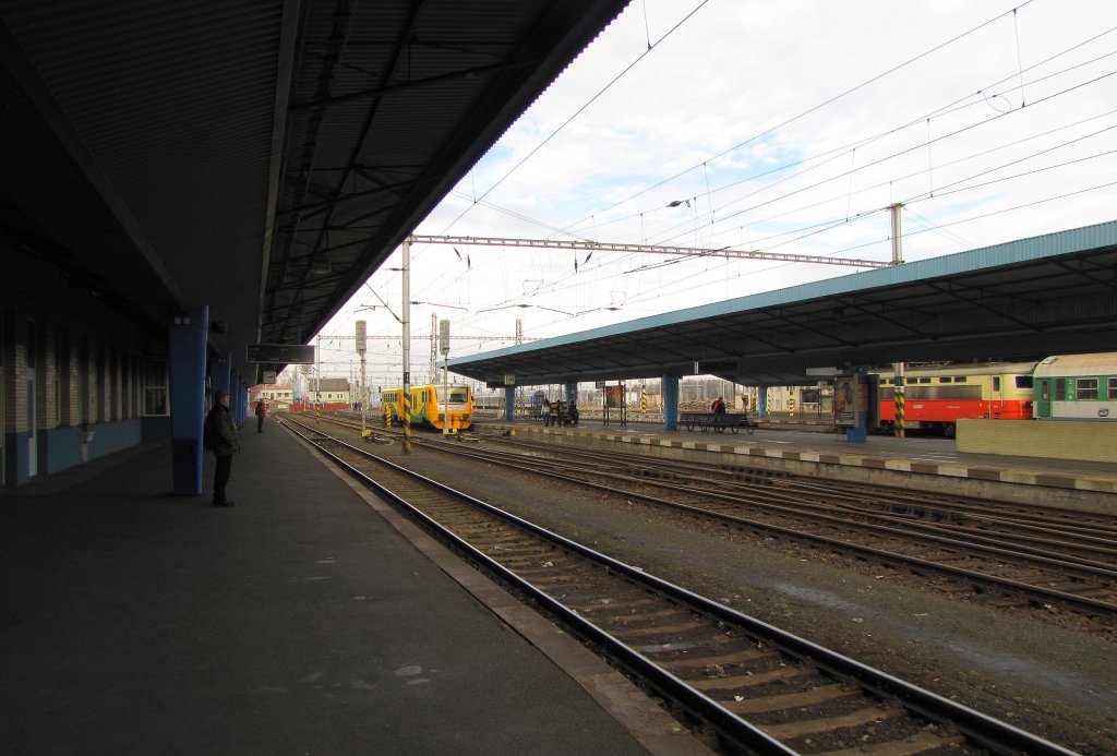 Bahnsteig 1 in Cheb am 21.02.2012.