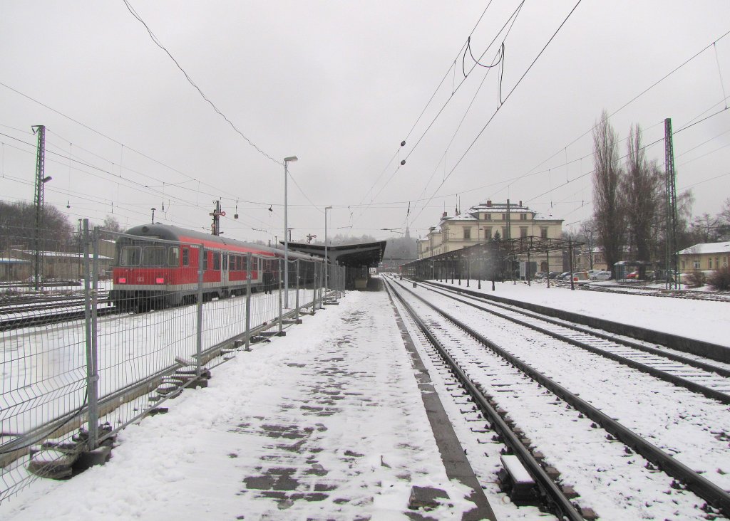 Bahnsteig 3 und 2 in Altenburg; 24.01.2011