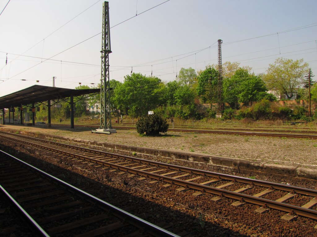 Bahnsteig 6 und 7 in Merseburg; 21.04.2011