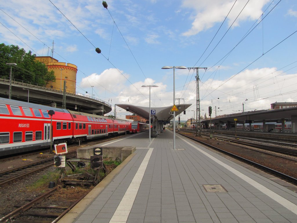 Bahnsteig 9 und 8 in Koblenz Hbf; 10.07.2012