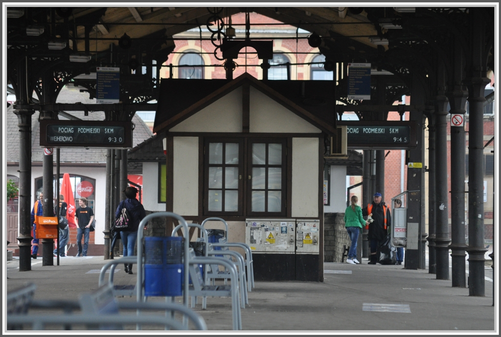 Bahnsteig in Gdansk Glowny. (06.06.2012)