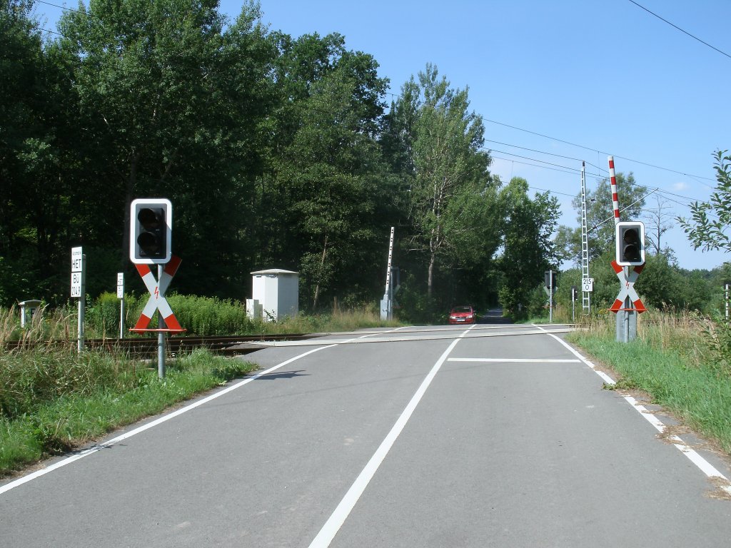Bahnbergang Klein Kieshof an der Strecke Stralsund-Berlin,bei Greifswald,am 10.August 2013.