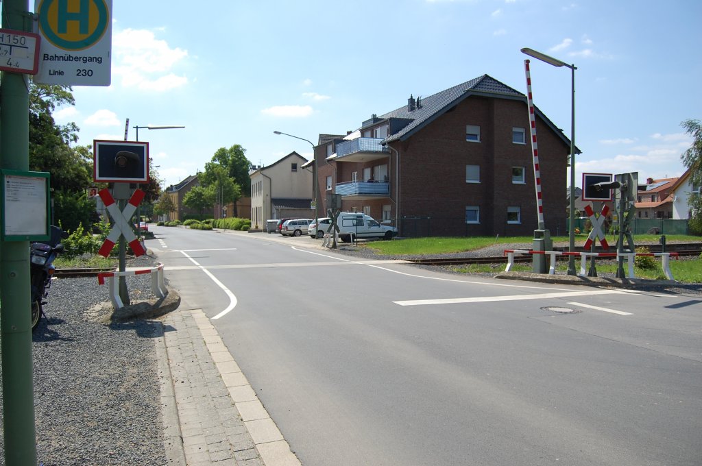 Bahnbergang in Vettwei. 5.6.2010