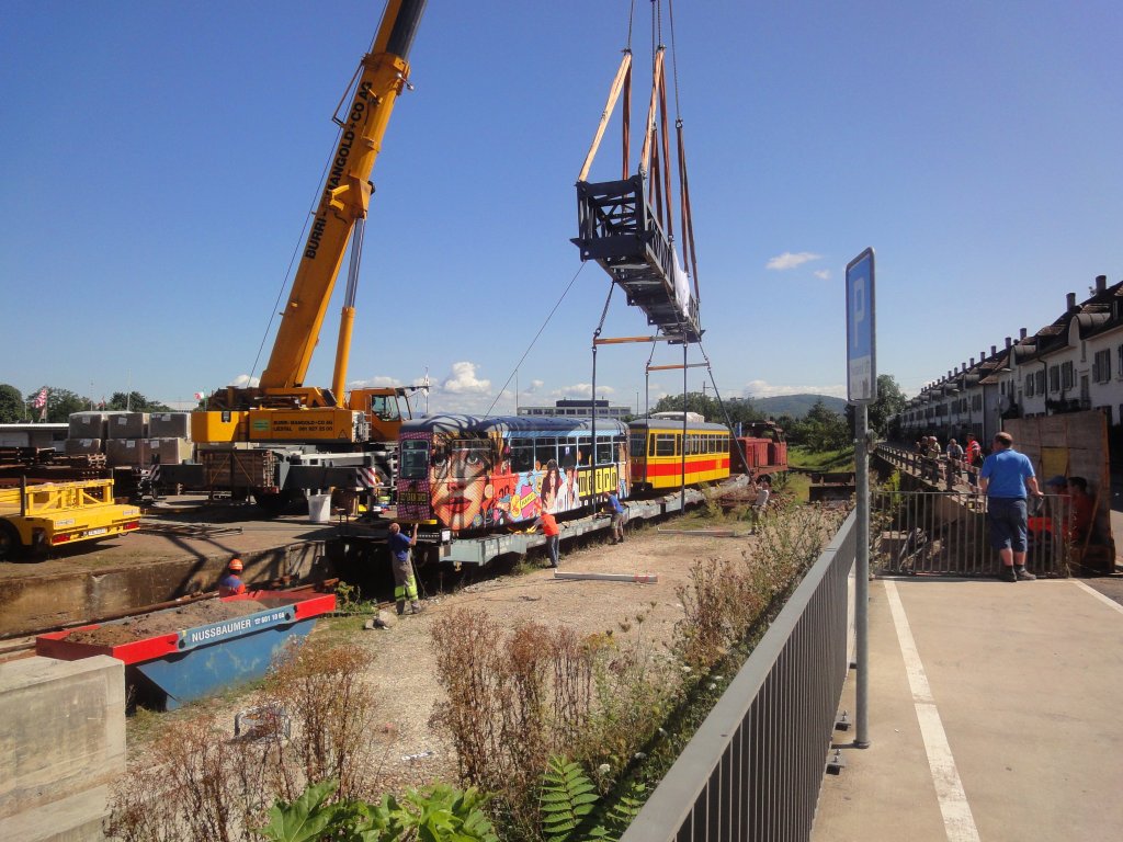 Bahnverlad von Tramanhngern nach Belgrad am 08.08.2012