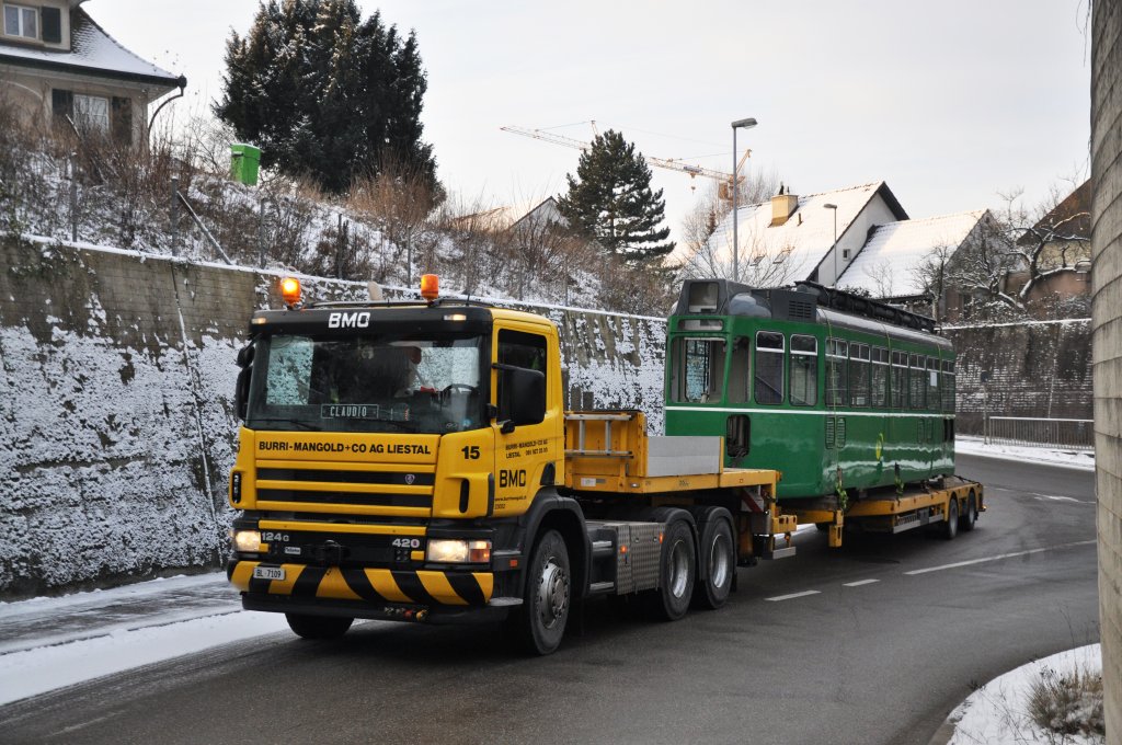 Bald ist die Reise zu Ende. Der Lastwagen ist bereits auf dem Weg zum Bahnhof Kaiseraugst, wo sich die Firma Thommen AG befindet. Die Aufnahme stammt vom 18.01.2013.