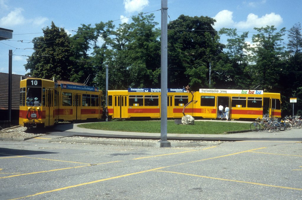 Basel BLT Tram 10 (Be 4/6 2xx + Be 4/6 244) Dornach am 30. Juni 1987. 