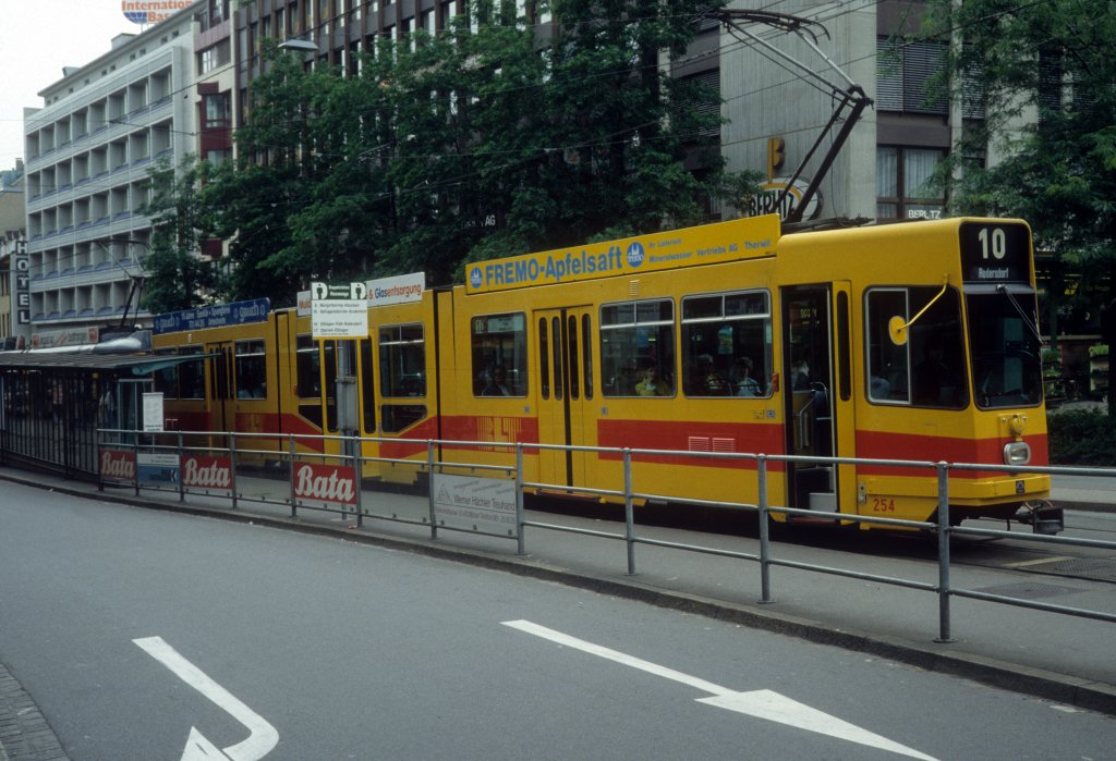 Basel BLT Tram 10 (Be 4/8 254, ex Be 4/6 254) Steinentorstrasse / Heuwaage am 7. Juli 1990.