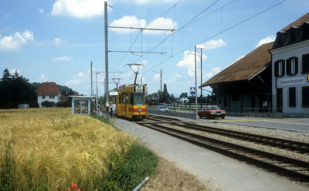 Basel BLT Tram 11 Reinacherhof am 30. Juni 1987.