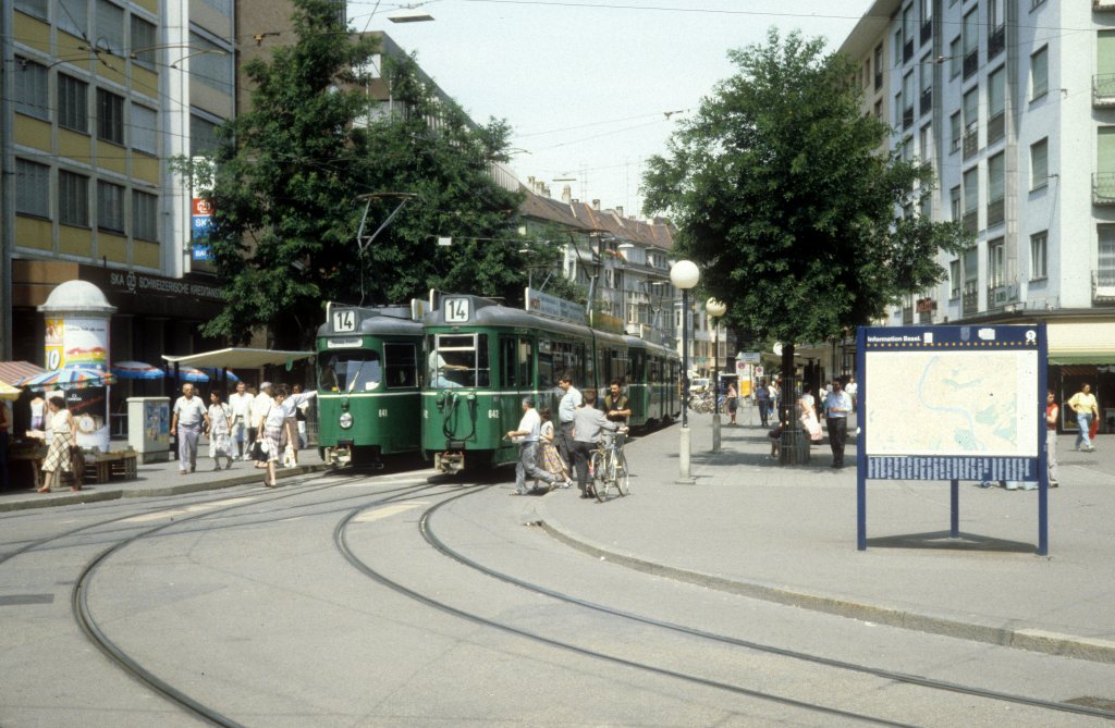 Basel BVB Tram 14 (Be 4/6 641 / Be 4/6 642) Untere Rebgasse / Claraplatz im Juli 1988.