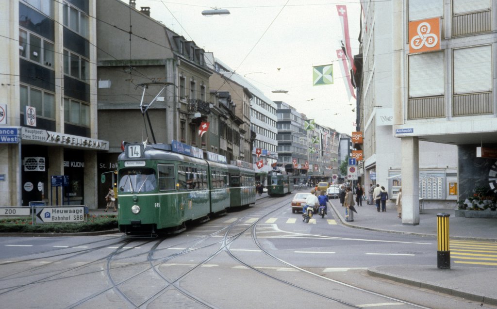 Basel BVB Tram 14 (Dwag/BBC/Siemens-GT6 Be 4/6 645) Aeschenvorstadt / Aeschenplatz am 28. Juni 1980.
