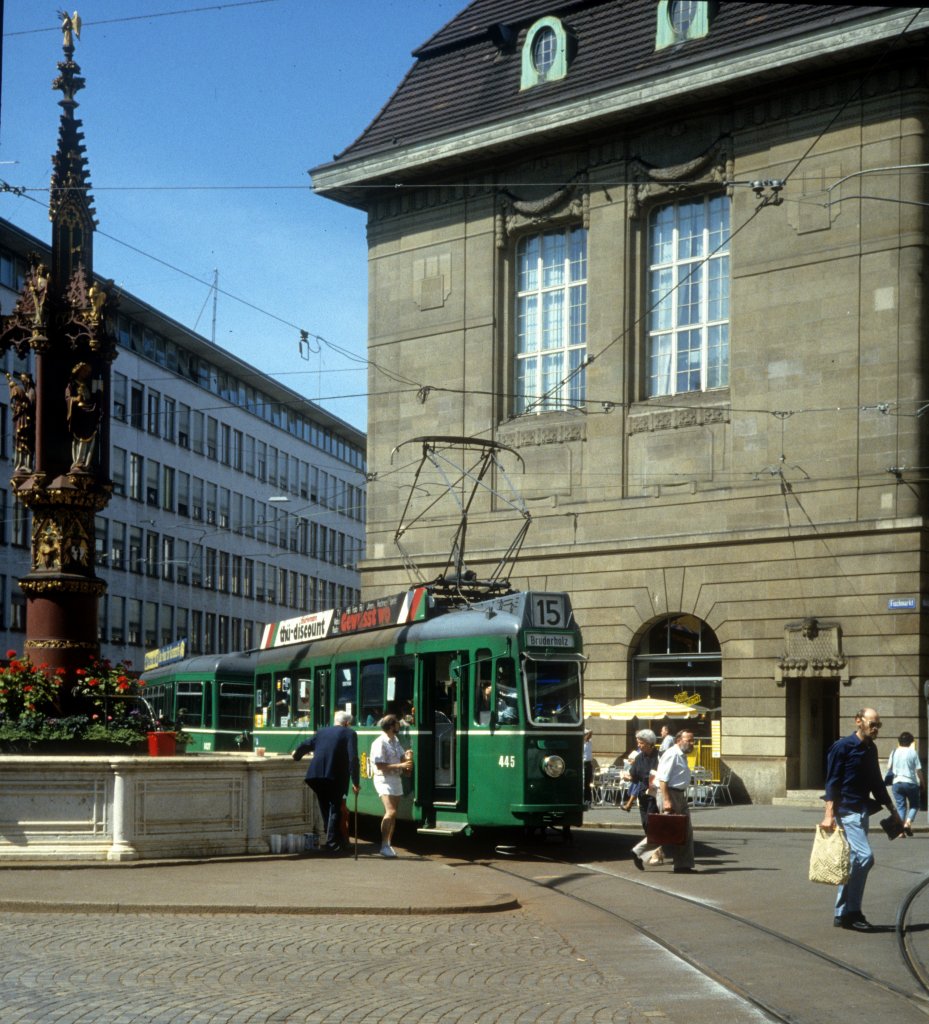 Basel BVB Tram 15 (Be 4/4 445) Fischmarkt am 30. Juni 1987.