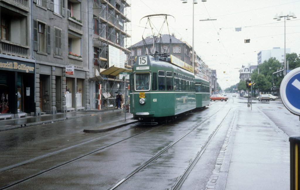Basel BVB Tram 15 (SWP/BBC-Be 4/4 456) Elssserstrasse / Voltaplatz am 28. Juni 1980.