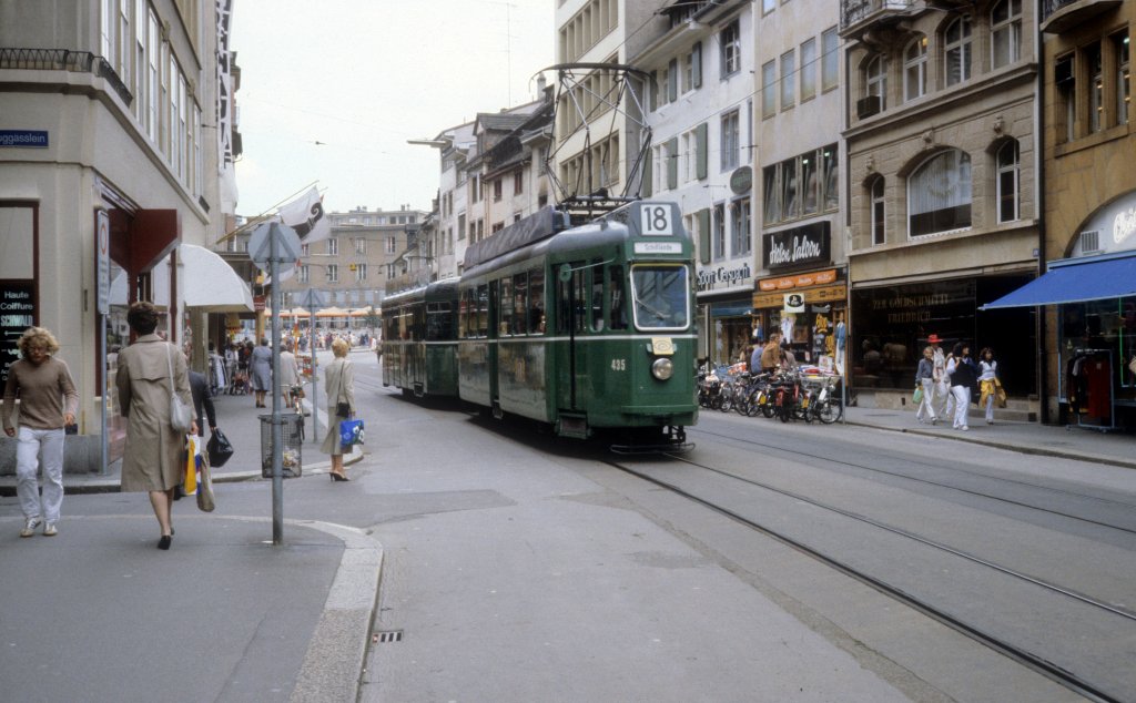 Basel BVB Tram 18 (Be 4/4 435) Gerbergasse am 21. Juli 1981.