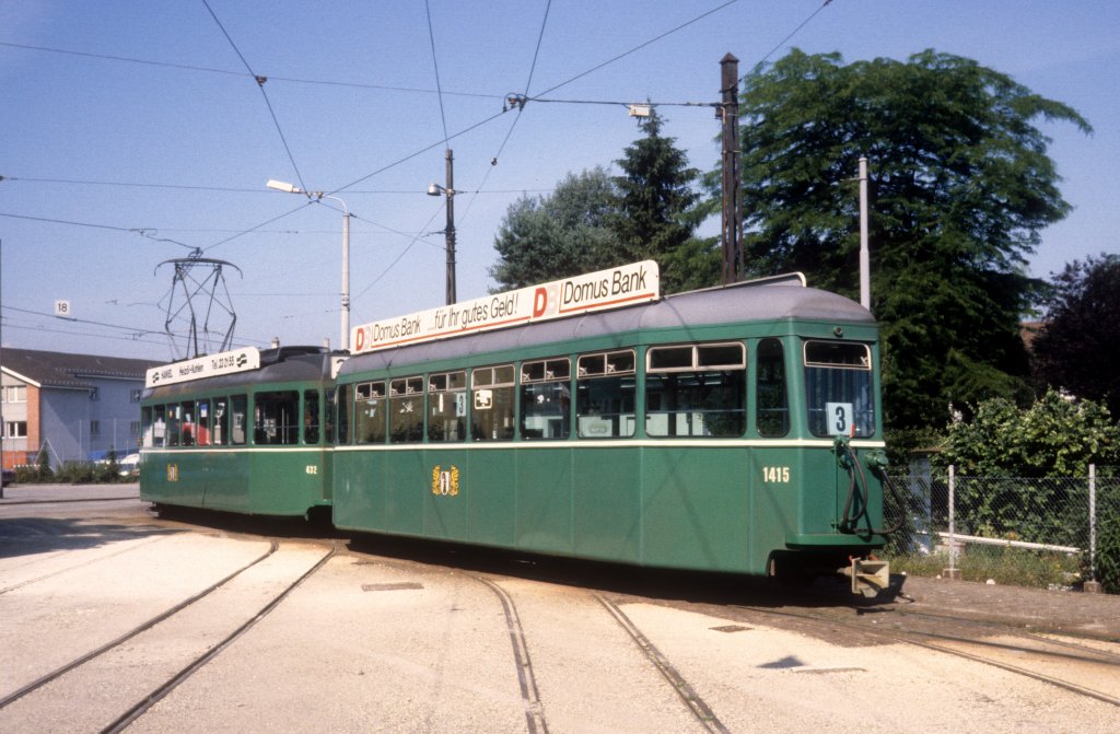 Basel BVB Tram 3 (B 1415 + Be 4/4 432) Hirsfelden Hard, Rheinfelderstrasse am 30. Juni 1987.
