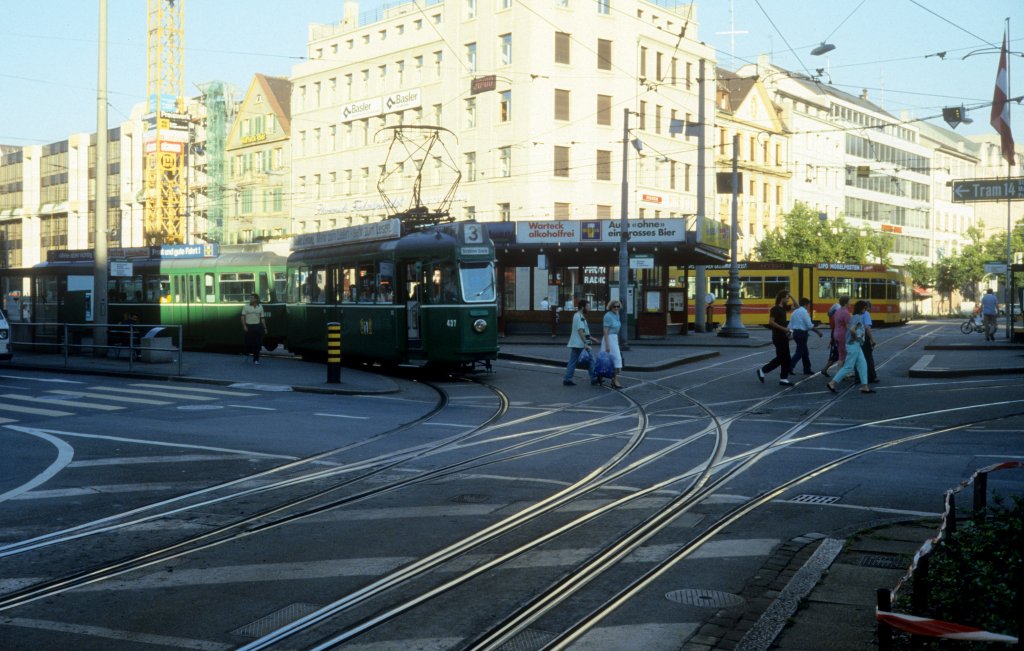 Basel BVB Tram 3 (Be 4/4 437) Aeschenplatz am 30. Juni 1987.
