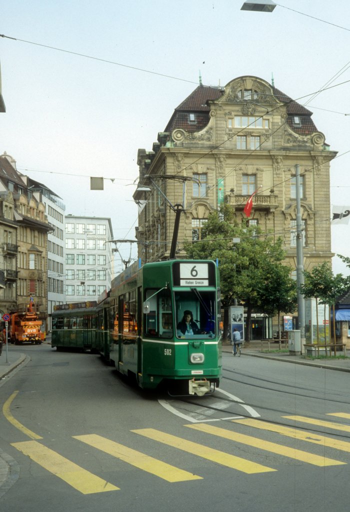 Basel BVB Tram 6 (Be 4/4 502) Schifflnde am 7. Juli 1990.