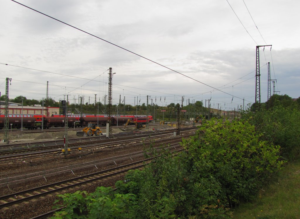 Bauarbeiten fr die Einbindung der Neubaustrecke nach Leipzig und Halle, am 30.08.2012 in Erfurt Gbf.