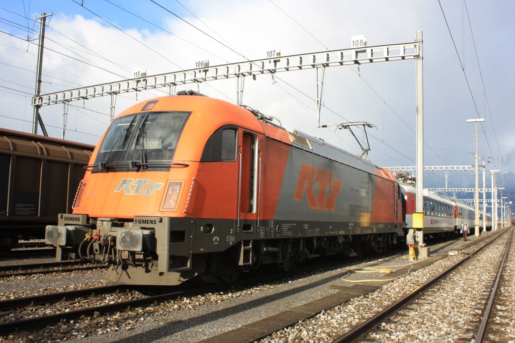 Baureihe 1216 am 28.12.2012 mit SBB Schul- und Erlebnizug in Buch SG.
