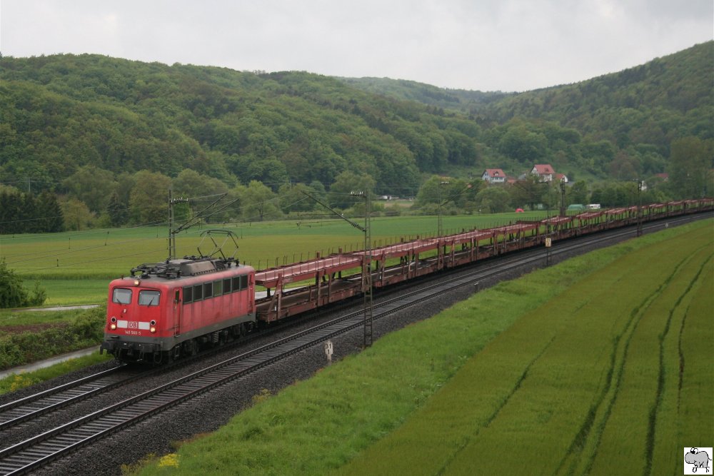 Baureihe 140 569-5 befrdert einen leeren Autotransportzug am 19. Mai 2010 kurz vor Karlstadt in Richtung Wrzburg.