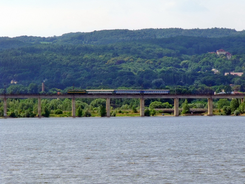 Baureihe 162 der CD auf dem Viadukt Kyjice am 05.07.2010