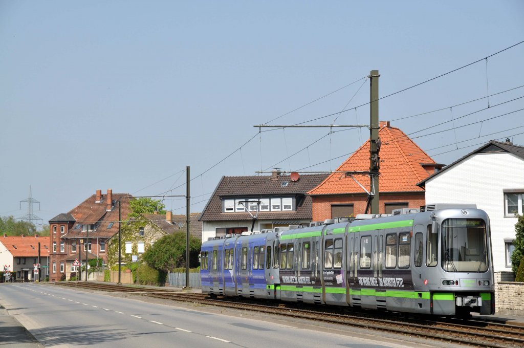 Baureihe 2000 bei Heisede (01.05.2012)