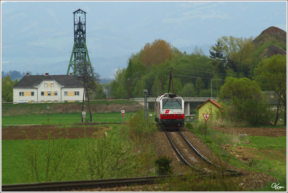 Baureihe 2014 :O) - Nachschu auf den SLP 97650 bestehend aus 2143 045 + 1014 013 + 1014 002 auf der Fahrt von Pls nach Zeltweg.
23.4.2009 Fohnsdorf