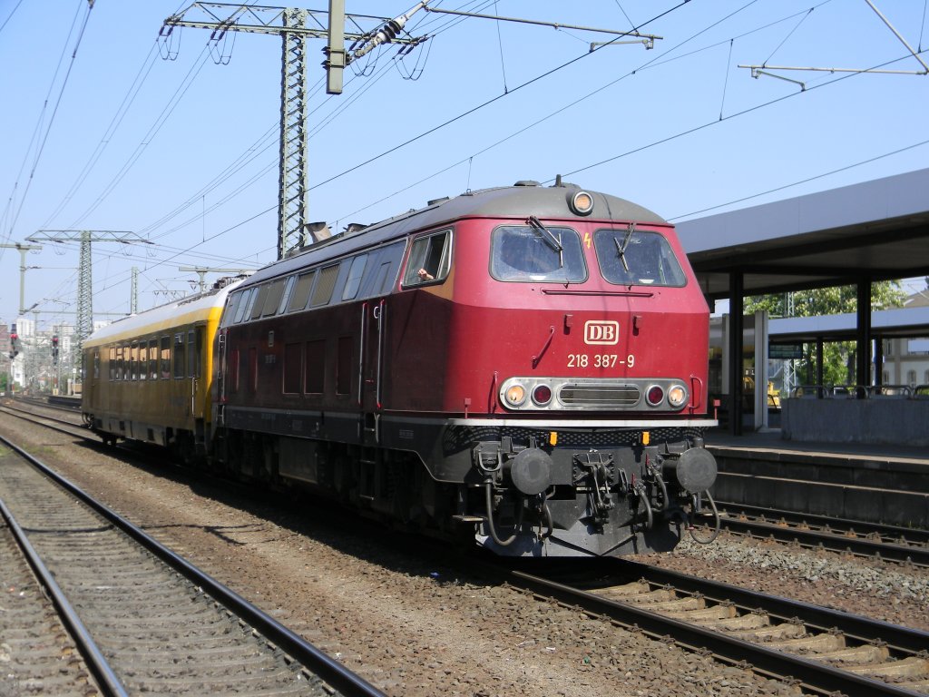 Baureihe 218 387-9 im Bahnhof Fulda am 25.04.2011. Fuhr danach eine Messfahrt durch den neuen Schlchterner Tunnel.