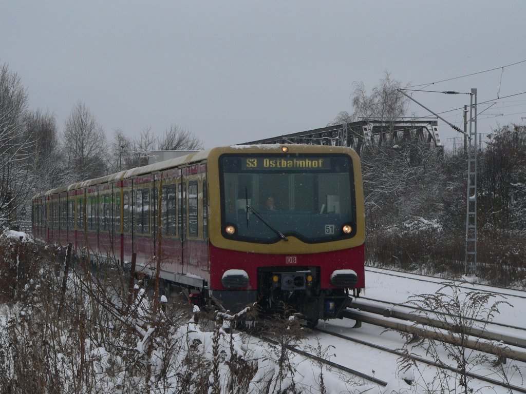 Baureihe 481 bei der Ausfahrt aus Betriebsbahnhof Rummelsburg. 31.12.2009