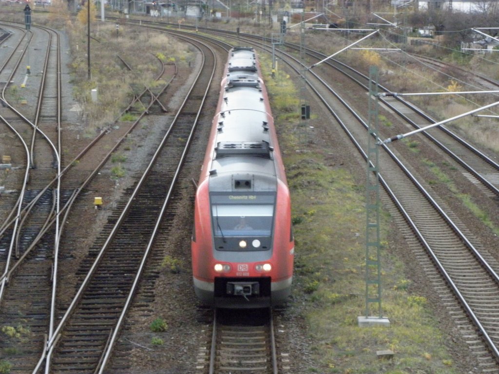 Baureihe 612 aus dem Leipziger Hauptbahnhof kommend fhrt nun weiter nach Chemnitz. Aufgenommen am 18.11.2009.