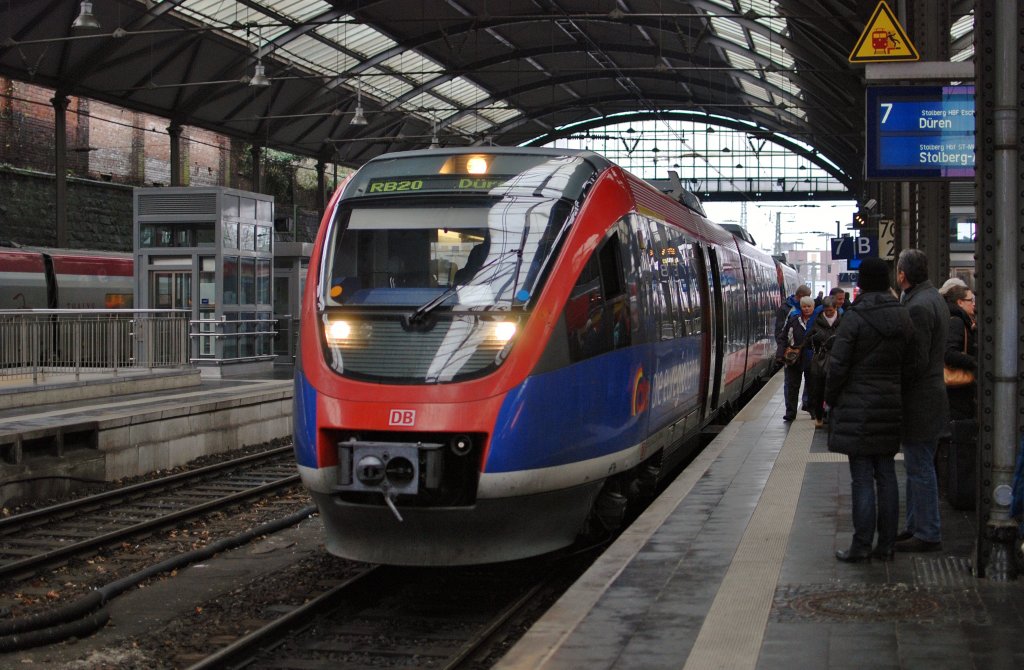 Baureihe 643 die Euregio mit RB 20 Regio nach Duren bei Aufenthalt in Aachen Hbf am 11.12 2010.
